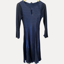 Load image into Gallery viewer, Navy pleated dress